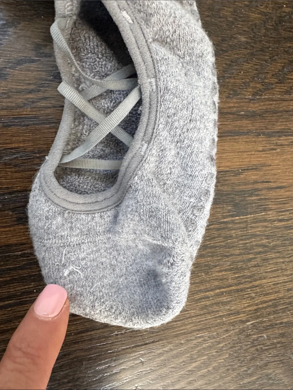 Alo Yoga Barre Pilates Grip Socks in Heather Gray